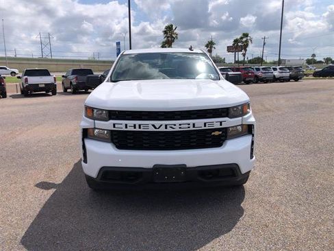 Used 2022 Chevrolet Silverado 1500 Custom image 2