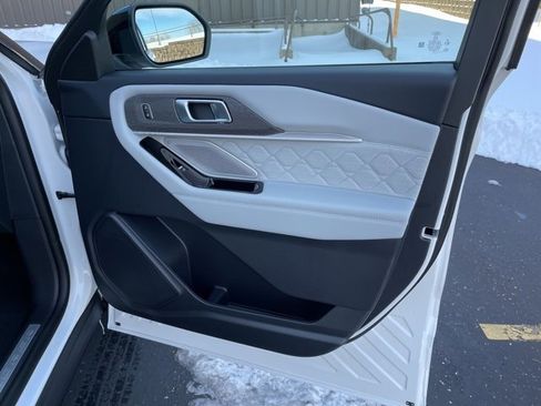 New 2026 Ford Explorer Platinum image 49