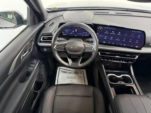 Used 2024 Chevrolet Traverse LT w/ Midnight/Sport Edition FWD image 37