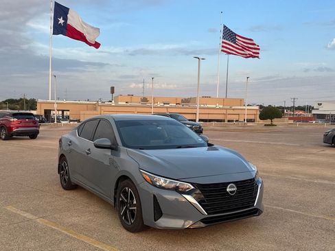 Used 2024 Nissan Sentra SV FWD image 1
