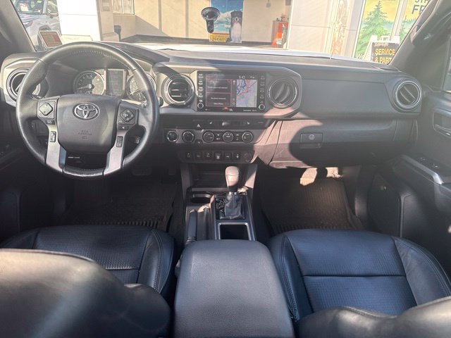 Used 2021 Toyota Tacoma TRD Off-Road w/ TRD Premium Off Road Package AWD/4WD image 12