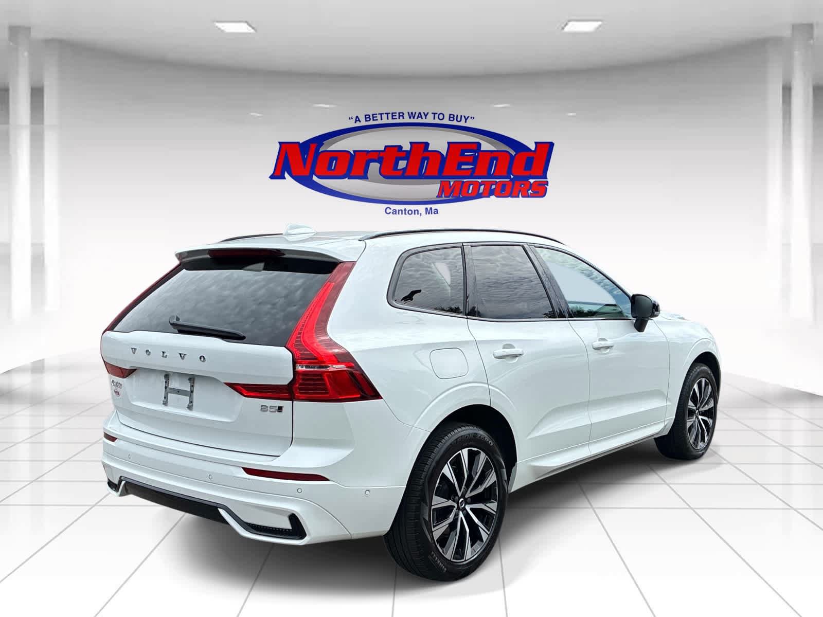 Used 2025 Volvo XC60 B5 Plus AWD/4WD image 7