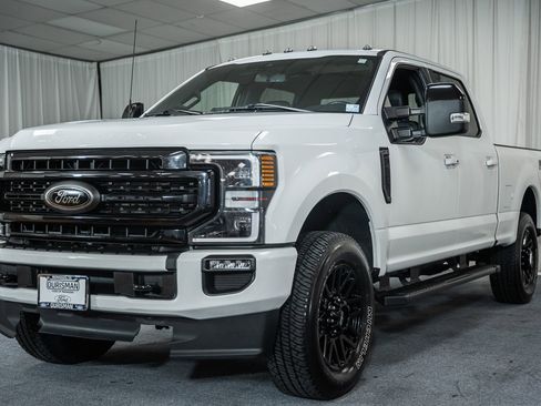 Certified 2022 Ford F250 Lariat w/ Black Appearance Package image 3