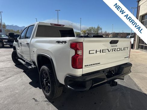 Used 2025 Chevrolet Silverado 2500 Custom w/ Custom Value Package image 5