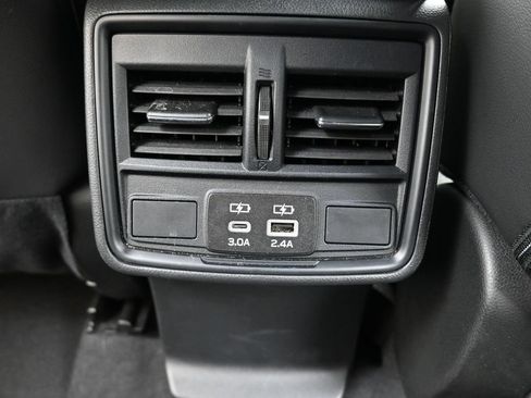 Certified 2025 Subaru Forester Premium AWD/4WD image 17