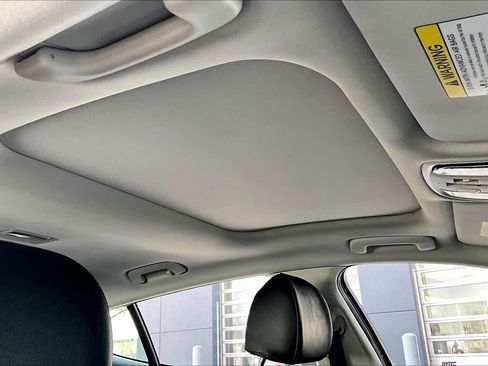 Used 2019 Kia Stinger Premium image 13