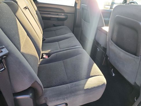 Used 2008 Chevrolet Silverado 2500 LT w/ 1LT Convenience Package AWD/4WD image 9
