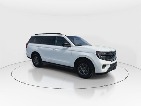 Used 2025 Ford Expedition Active image 2