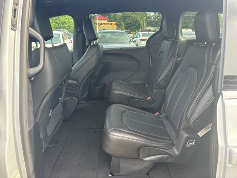 Used 2026 Chrysler Pacifica Select FWD image 24