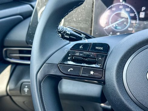 Certified 2025 Hyundai Elantra SEL FWD image 16