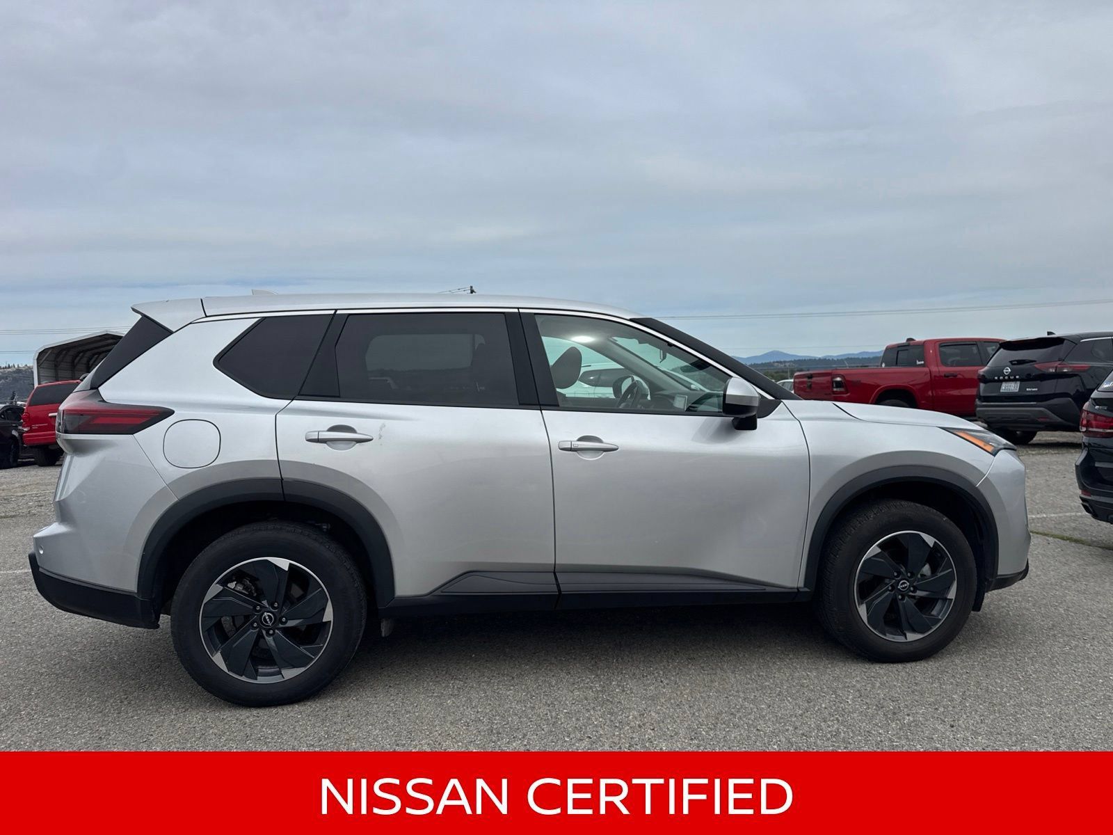 Certified 2025 Nissan Rogue SV AWD/4WD image 8