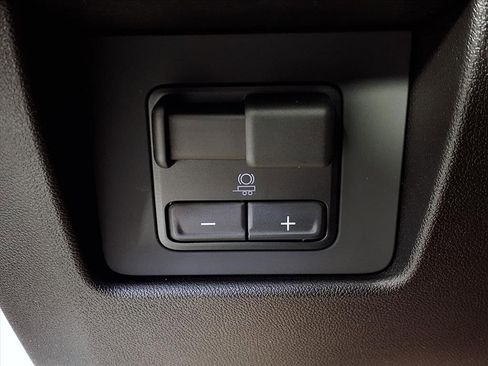 New 2026 GMC Canyon Elevation w/ Convenience Package image 12