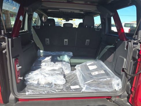 New 2025 Ford Bronco 4-Door AWD/4WD image 13