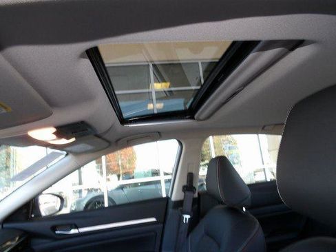 Used 2025 Nissan Altima 2.5 SR w/ SR Premium Package image 15