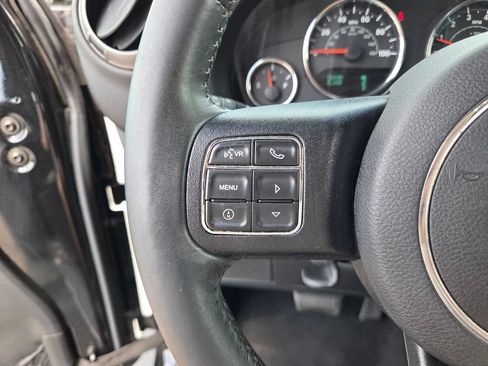 Used 2017 Jeep Wrangler Sport w/ Connectivity Group AWD/4WD image 27