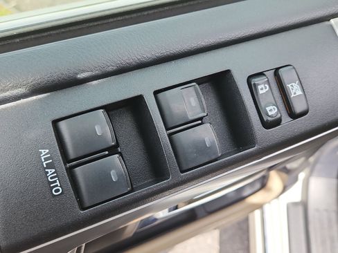 Used 2014 Toyota 4Runner Limited AWD/4WD image 17