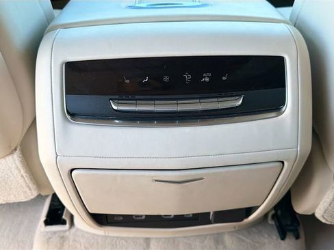 Used 2021 Cadillac Escalade ESV Premium Luxury Platinum AWD/4WD image 21