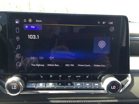 Used 2023 Chevrolet Colorado LT w/ LT Convenience Package III image 11