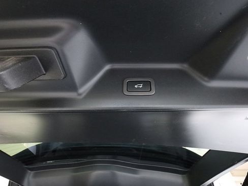 Used 2017 Land Rover Range Rover Supercharged AWD/4WD image 38
