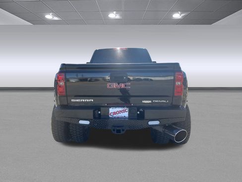 Used 2017 GMC Sierra 3500 Denali w/ Duramax Plus Package image 4