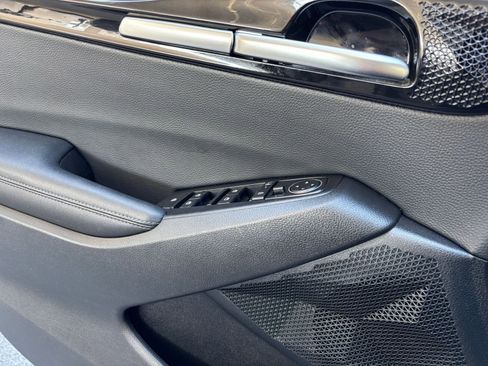 Used 2025 Kia Seltos S image 18