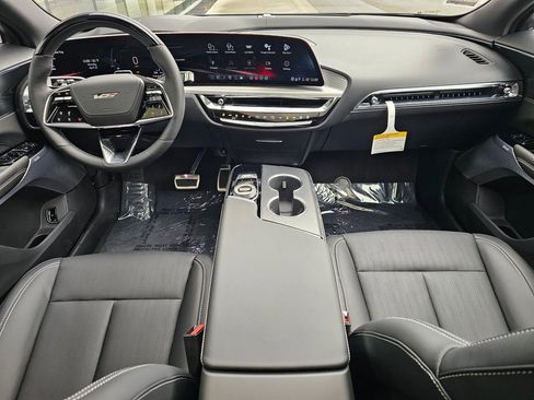 New 2026 Cadillac Lyriq V AWD/4WD image 17