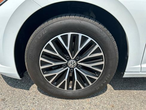 Used 2019 Volkswagen Jetta SE FWD image 31