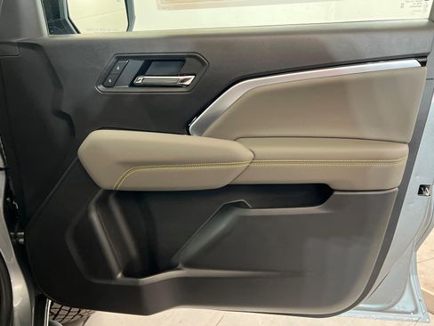 New 2026 Chevrolet Colorado ZR2 w/ Technology Package AWD/4WD image 23