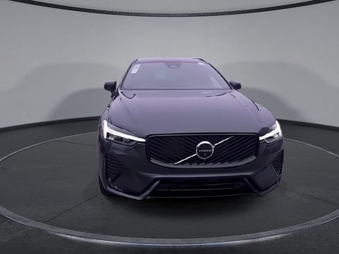 New 2026 Volvo XC60 B5 Plus w/ Climate Package AWD/4WD image 3