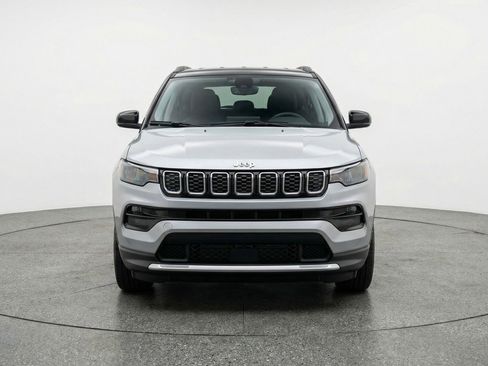 Used 2025 Jeep Compass Limited AWD/4WD image 2