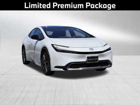 Used 2024 Toyota Prius Limited w/ Limited Premium Package AWD/4WD image 4