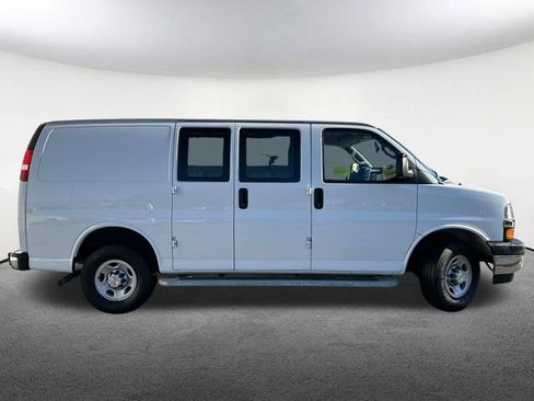 Used 2024 Chevrolet Express 2500 w/ Driver Convenience Package image 17