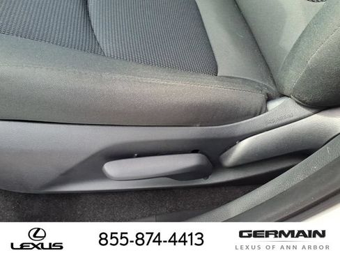 Used 2025 Toyota RAV4 LE AWD/4WD image 15
