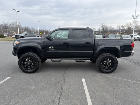 Used 2019 Toyota Tacoma SR5 image 7