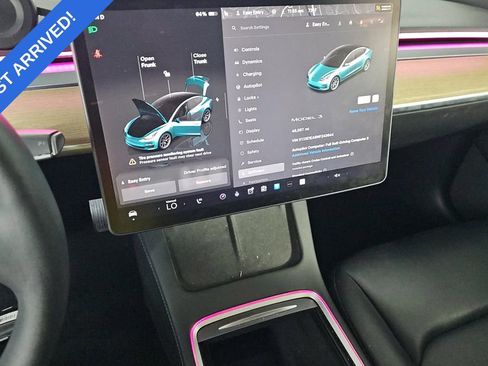 Used 2022 Tesla Model 3 Standard Range RWD image 5