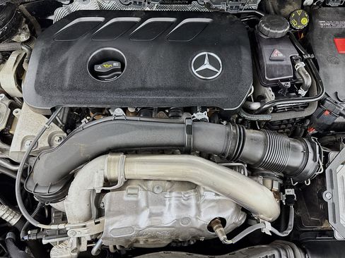 Used 2025 Mercedes-Benz GLA 250 image 36