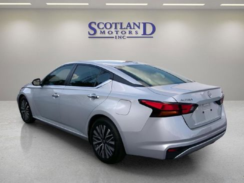 Used 2024 Nissan Altima 2.5 SV FWD image 8