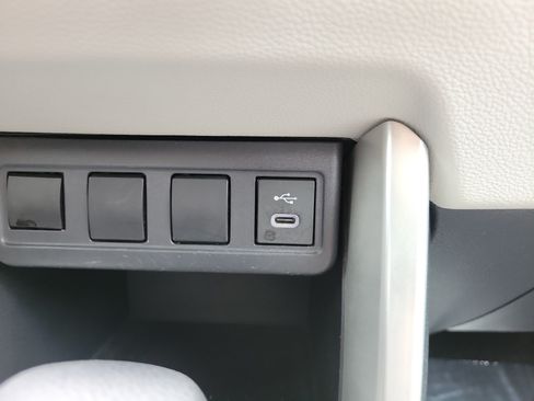 Used 2024 Toyota Corolla Cross L FWD image 30