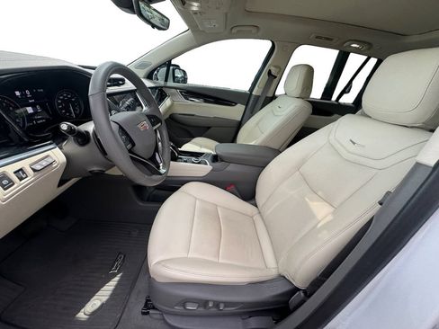 Certified 2024 Cadillac XT6 Premium Luxury w/ Technology Package FWD image 10