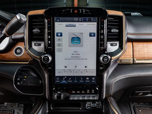 Used 2024 RAM 3500 Limited w/ Towing Technology Group image 23