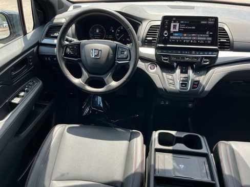 Used 2025 Honda Odyssey Sport-L image 17
