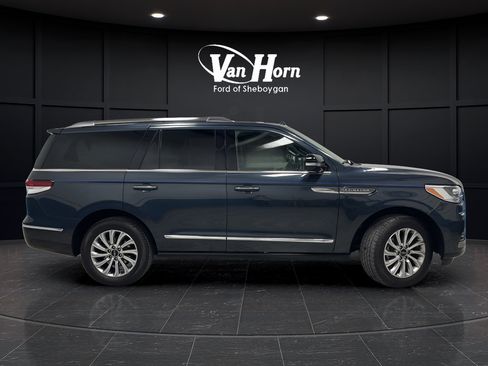 Used 2024 Lincoln Navigator Premiere AWD/4WD image 7