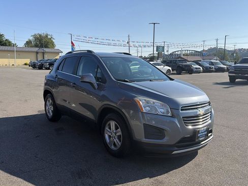 Used 2015 Chevrolet Trax LT w/ LT Sun and Sound Package FWD image 3