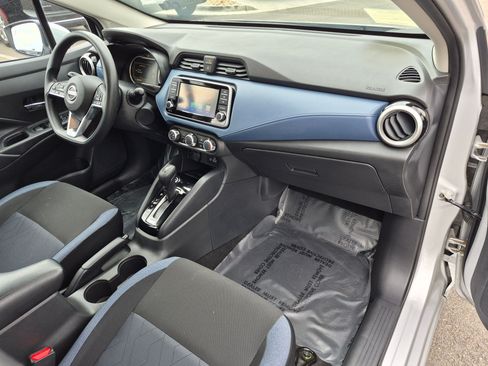 Used 2025 Nissan Versa SV w/ Trunk Package FWD image 33