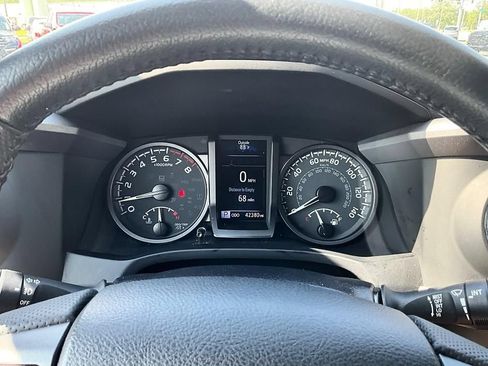 Used 2023 Toyota Tacoma TRD Off-Road AWD/4WD image 17