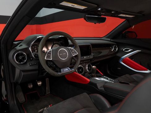 Used 2021 Chevrolet Camaro ZL1 RWD image 39