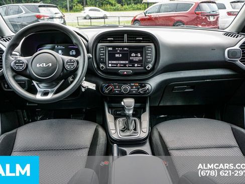 Used 2025 Kia Soul LX w/ LX Technology Package FWD image 27
