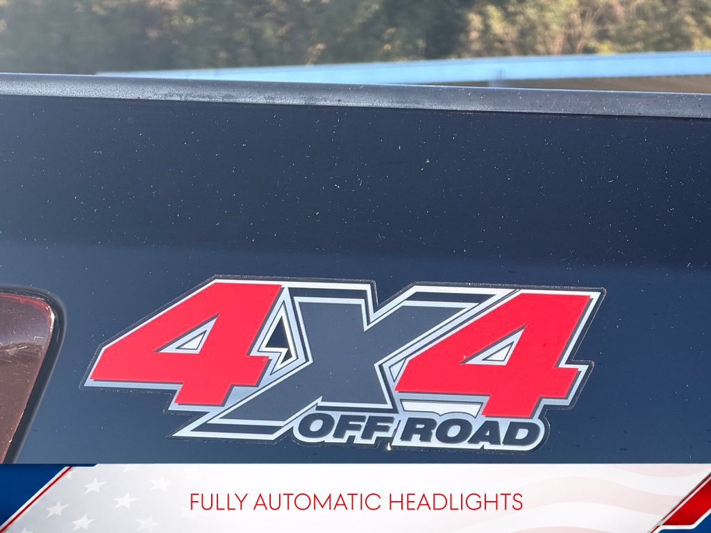 Used 2021 Nissan Titan SV w/ SV Convenience Package AWD/4WD image 9