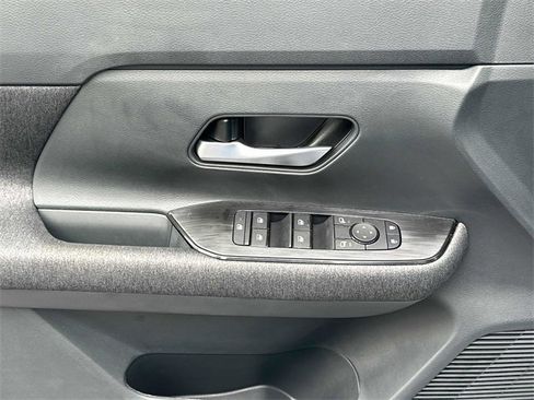 New 2025 Nissan Kicks SV w/ SV Premium Package image 8