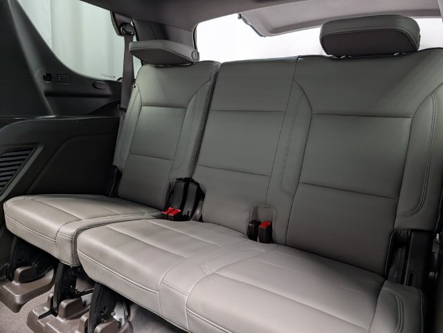 Used 2025 GMC Yukon Elevation w/ Technology Package AWD/4WD image 16